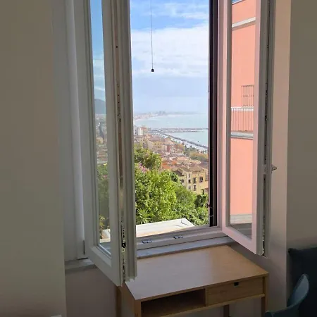 Casa Ronga فندق مبيت وإفطار ساليرنو