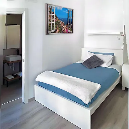 فندق مبيت وإفطار Casa Ronga ساليرنو